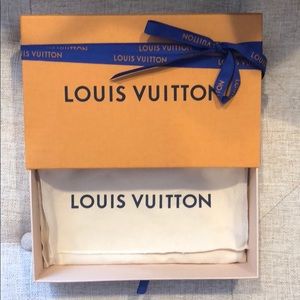 Louis Vuitton Storage box and protective bag
